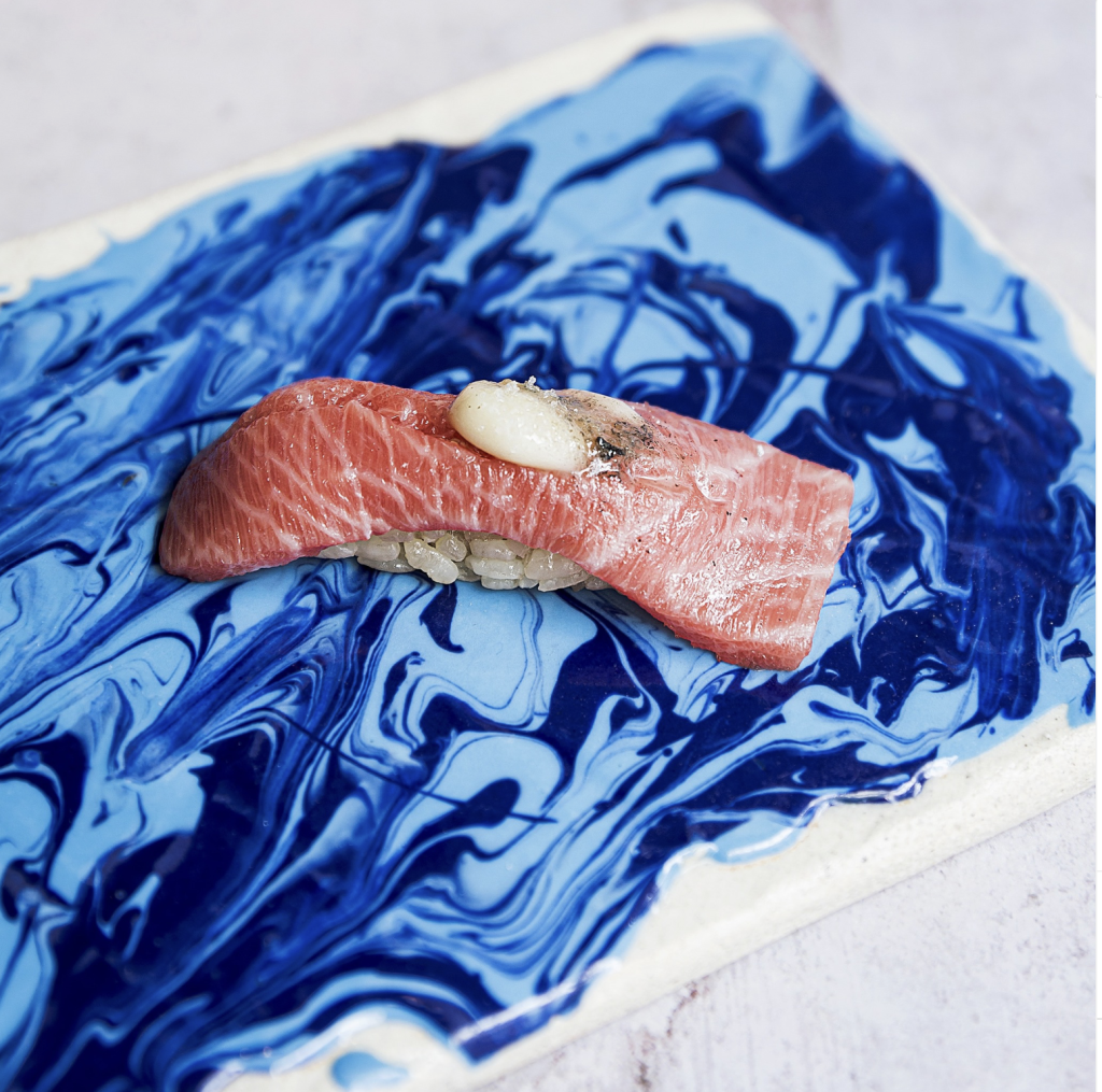 umiko utiliza su branding no solo en la ambientación de su local, sino también en el concepto de sus platos. El uso de branding en el marketing gastronomico de umiko es impecable